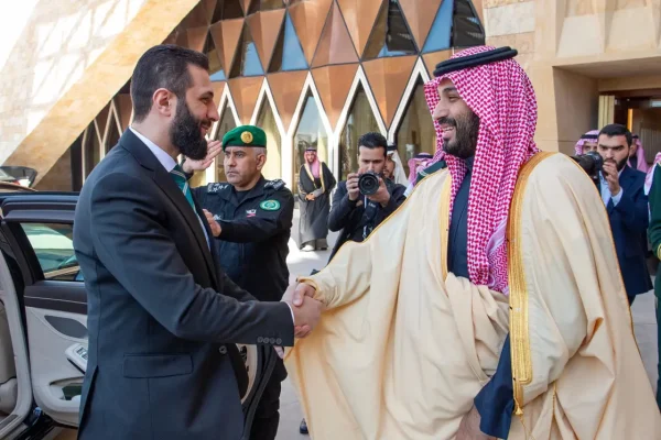 الشرع خارج سوريا كرئيس للدولة و السعودية أول المستقبلين