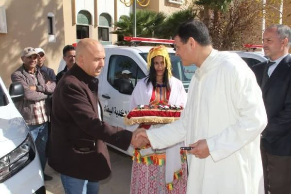 عامل إقليم تارودانت السيد مبروك تابت يوزع 21 سيارة اسعاف مجهزة مقتناة في إطار المبادرة الوطنية للتنمية البشرية