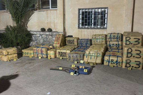 المغرب يحبط عملية تهبير مخدرات ضخمة ويعتقل أربعة مشتبهين في مواجهات عنيفة
